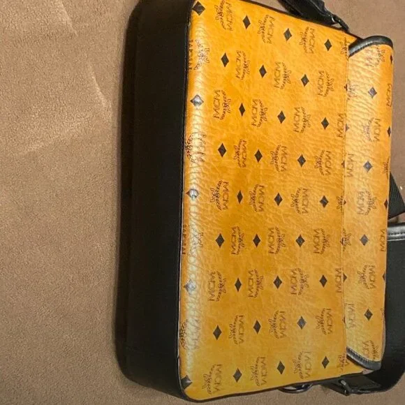 MCM LAPTOP!!!